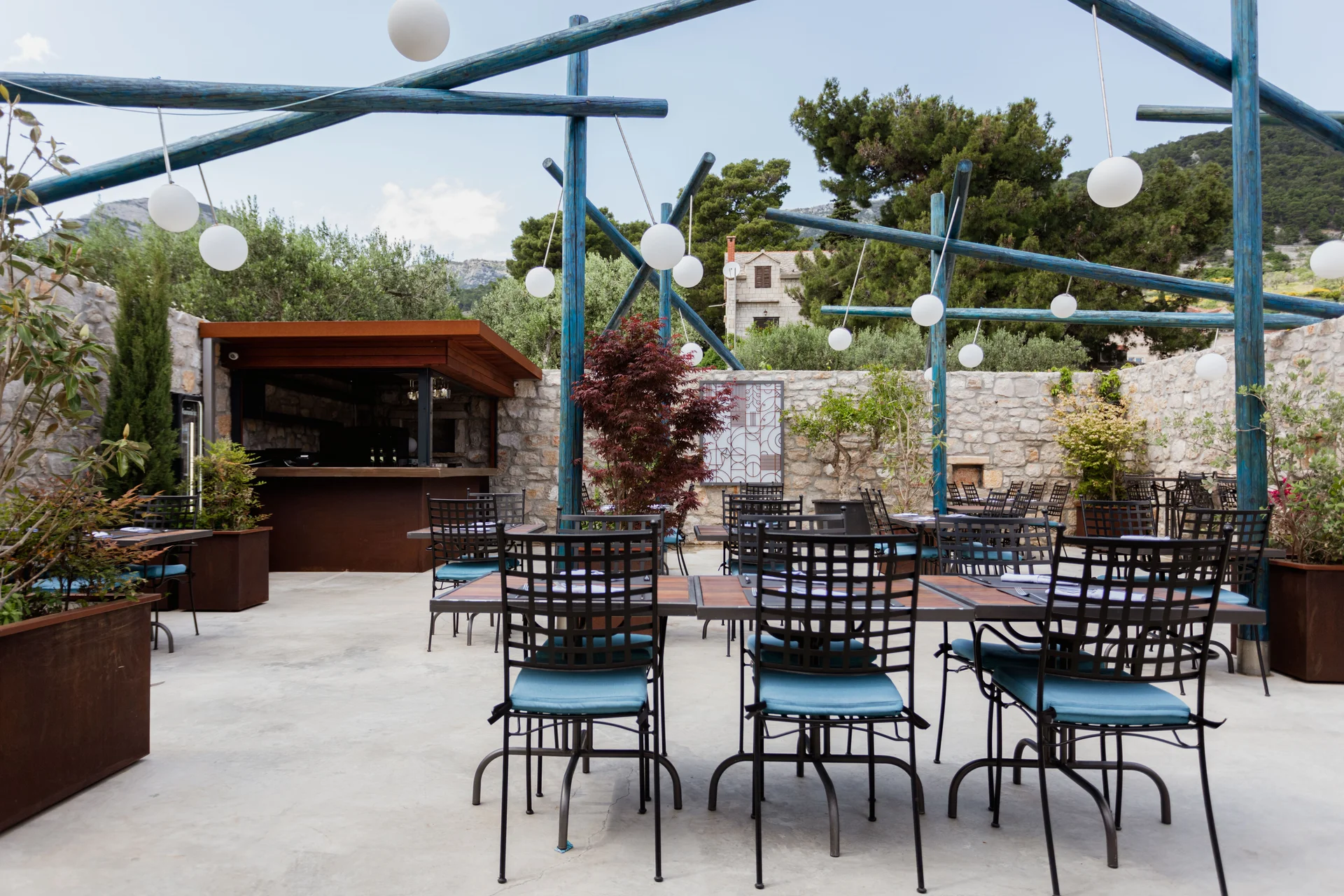 Secret garden seating at Boket78 restaurant